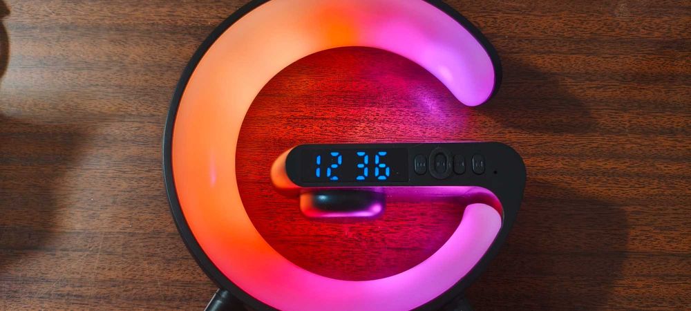 Багатофункціональний нічник зарядний пристрій та Bluetooth TF будиль