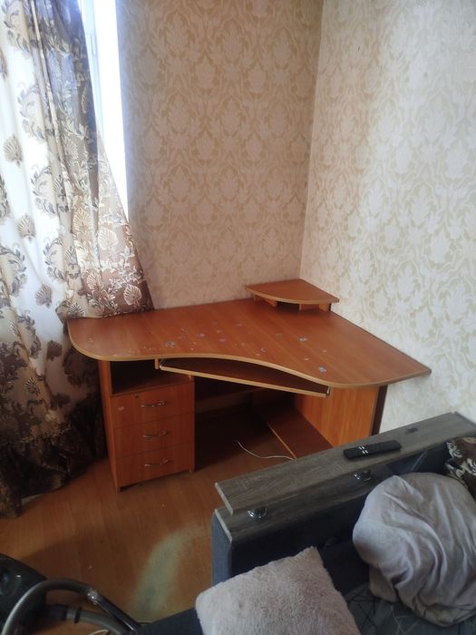 Продам письмовий стіл