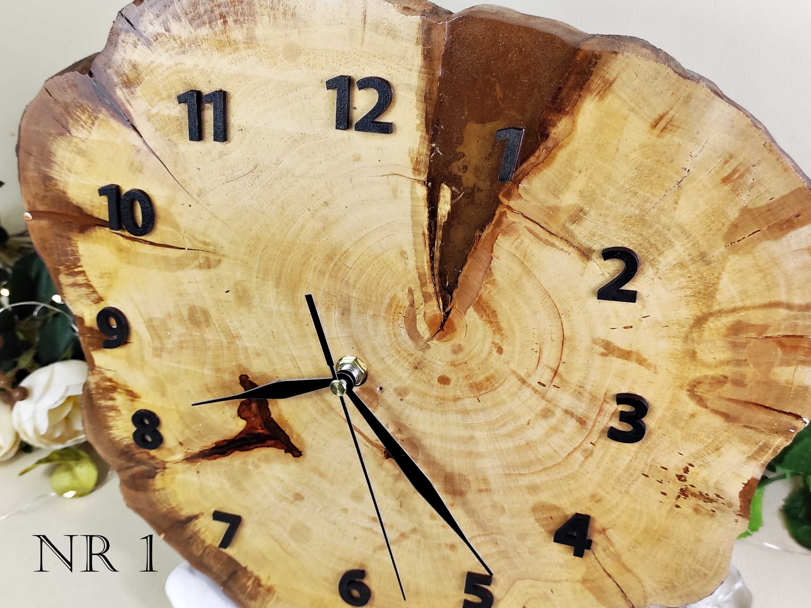 Ręcznie wykonany, unikatowy zegar z drewna NR1