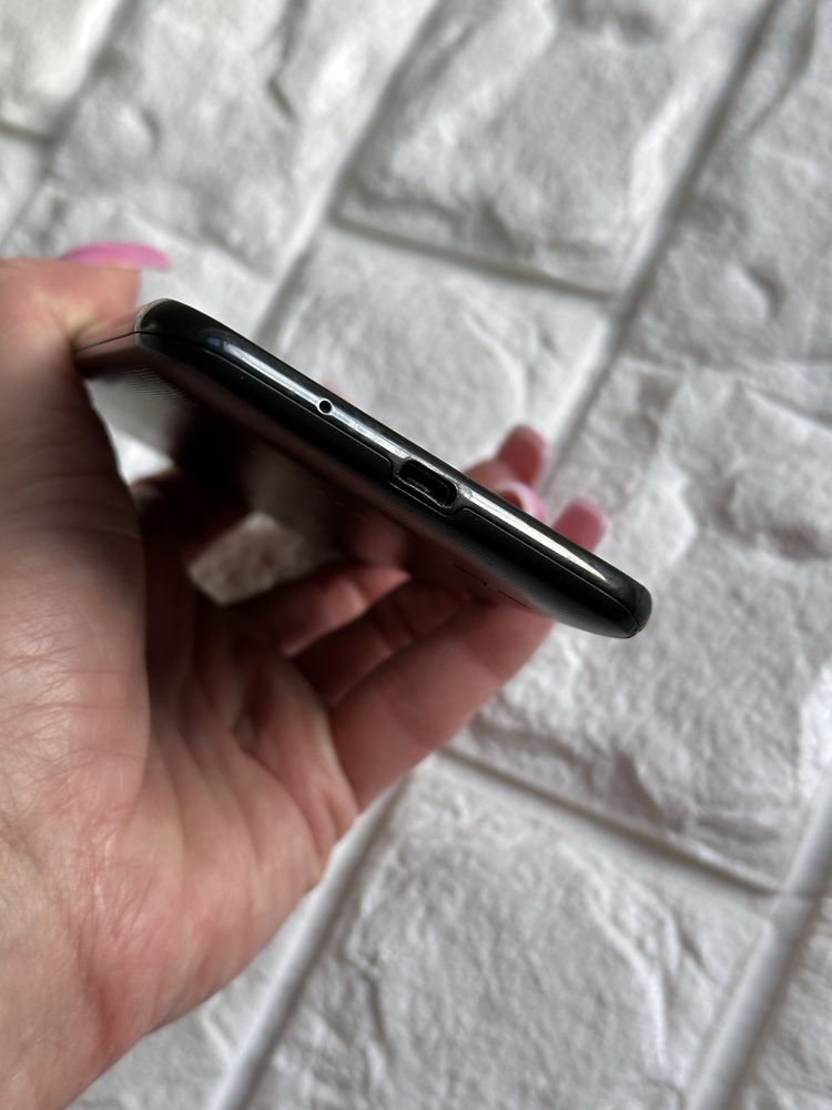 LG K9 16 GB На 2 сімки