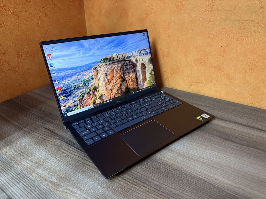 Преміум ультрабук Dell Vostro 7500(i7-10750/16/GTX1650Ti/256/FHD IPS)