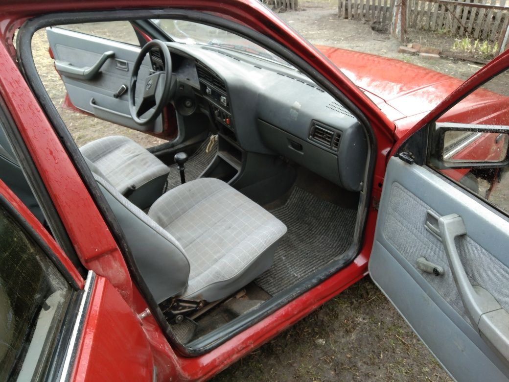 Opel Ascona 1.3 бензин 1986 року