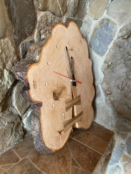 Годинник настінний з дерева
