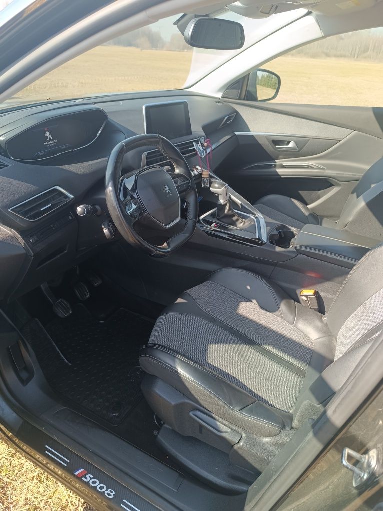 Peugeot 5008 , wersja Allure 7 osobowa , 1.5 diesel