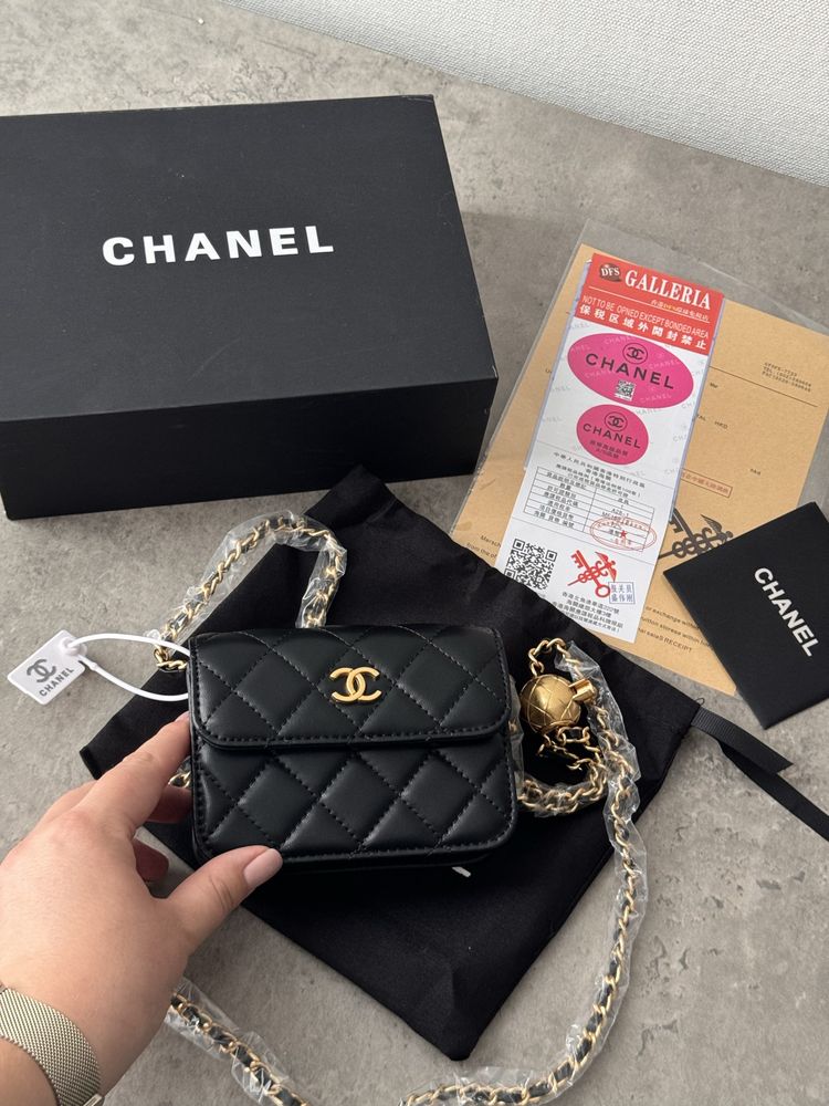 Шкіряна сумка у стилі Chanel