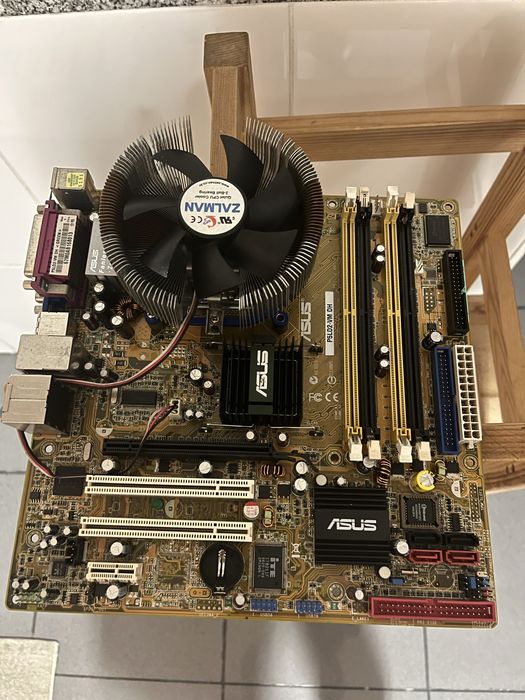 Motherboards (2) e processador (1)