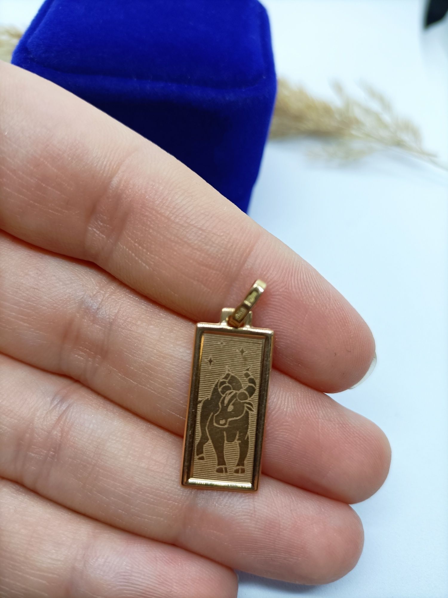Klasyczna zawieszka zodiak byk ze złota, złoto 583