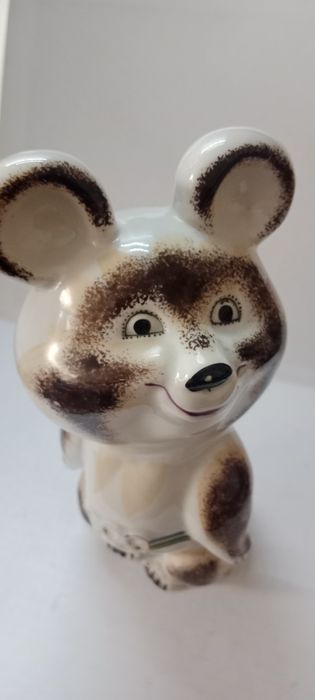 Продам игурку Олимпийского Мишки