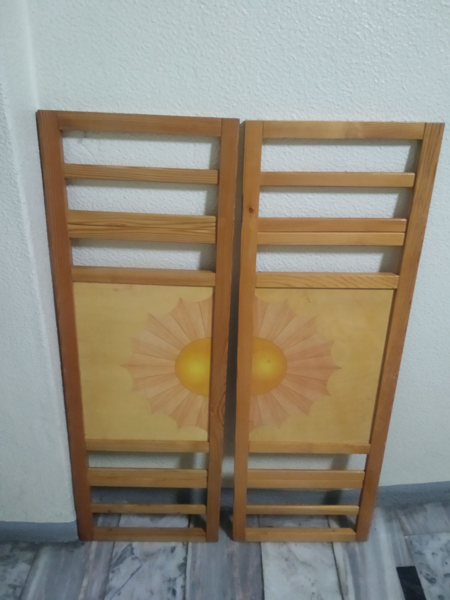 Cama bebe em madeira de pinho com  65x110 cm