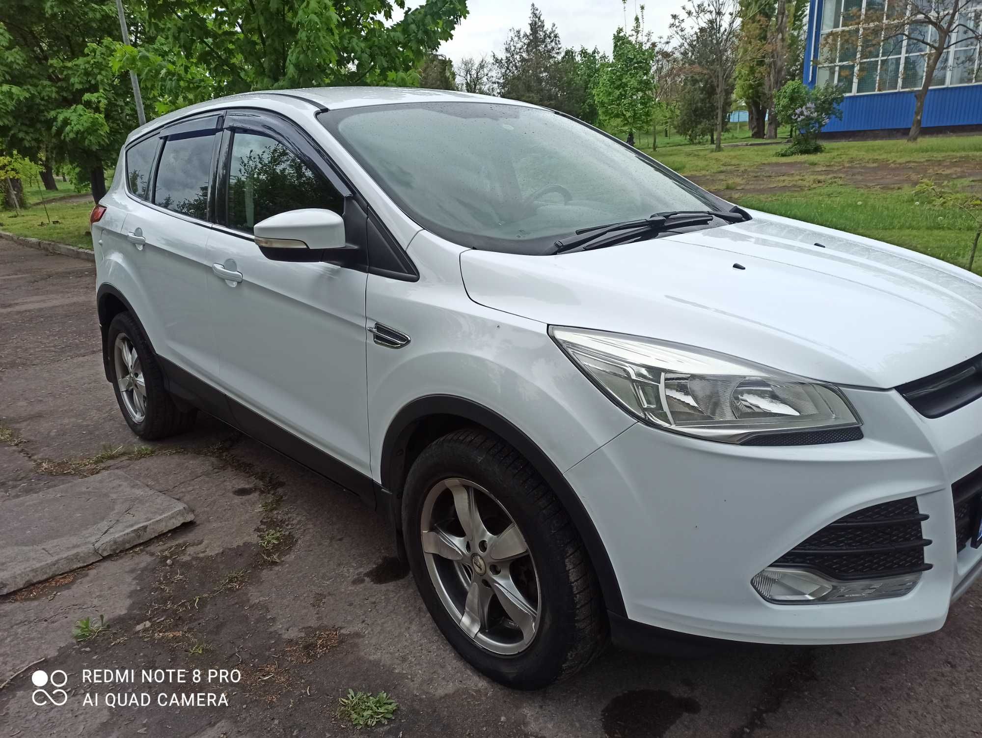 Продам кросовер Ford Kuga 2014