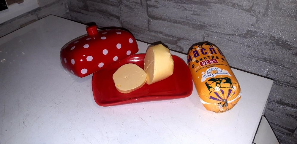 Масло Покровское: Сливочное 82,5%., Шоколадное 80%.