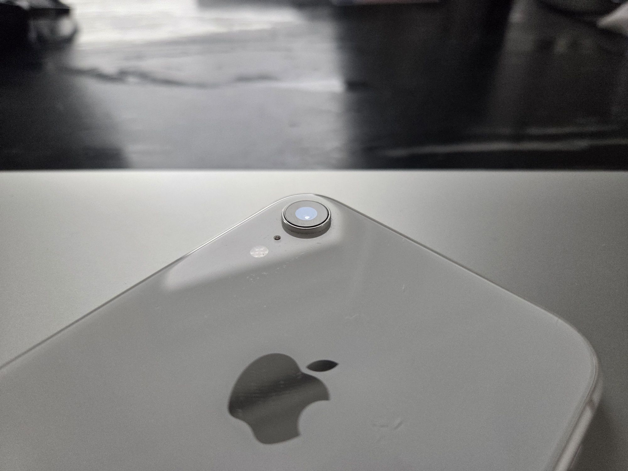 IPhone xR 64GB biały