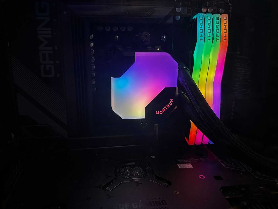 PC Gaming king Mod Ryzen 9 9900X 64Gb DDR5 RX 7800 XT 1TB+ 500GB nvme