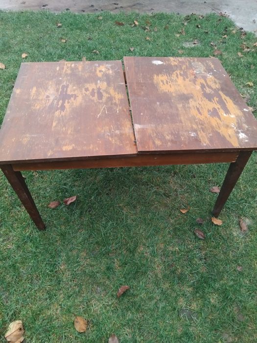 Продам розкладний  дерев'яний стіл