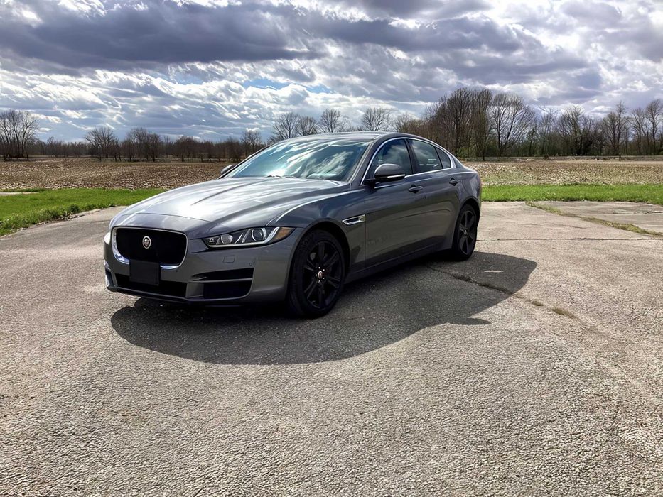 Jaguar XE      2018