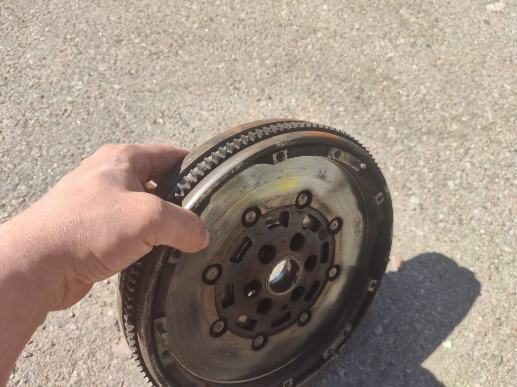 Демпфер щеплення 415 0574 10 LUK демпфер щеплення vw t5 2.0tdi 09