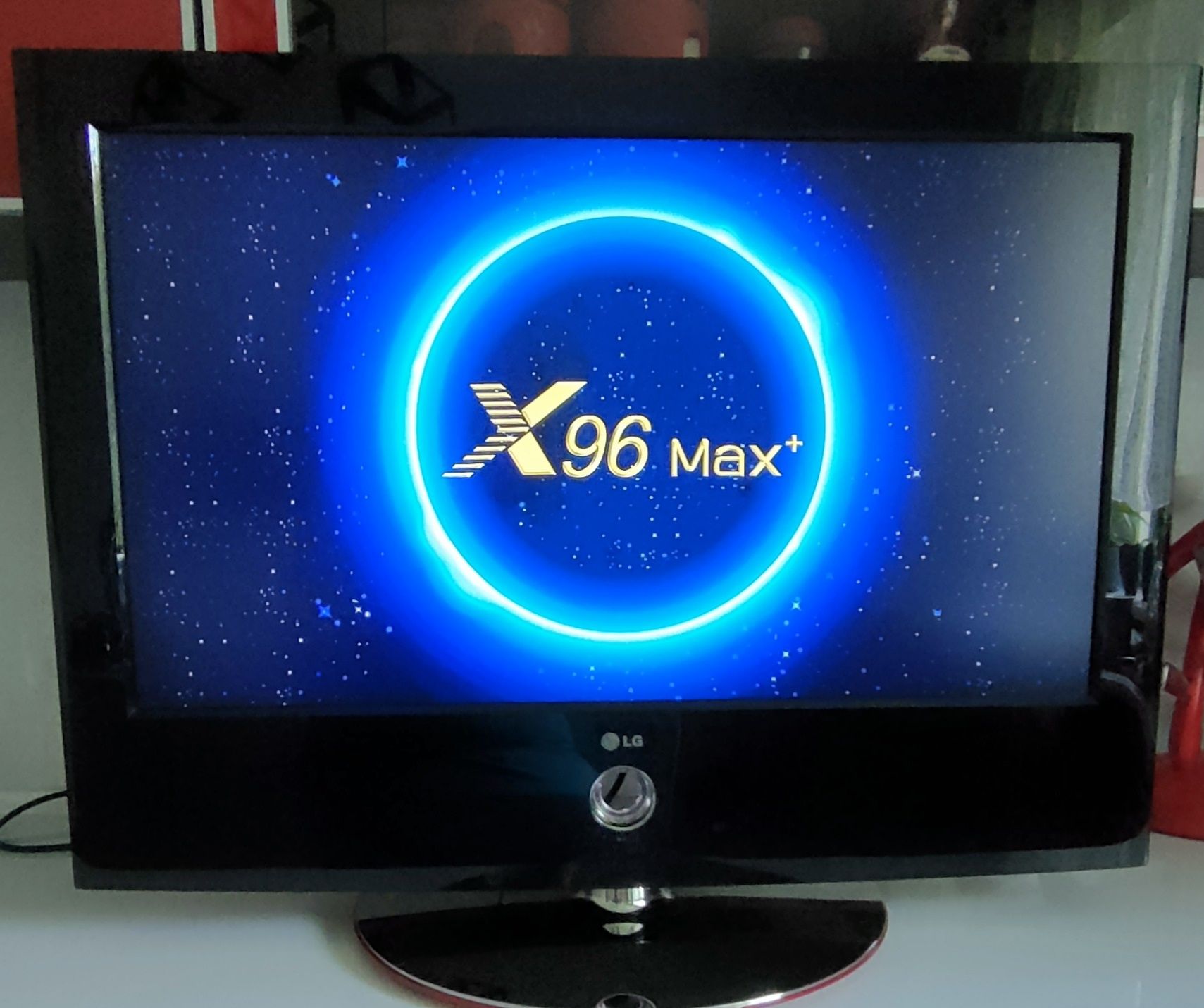 Tv LG 32 całe CZERWONY