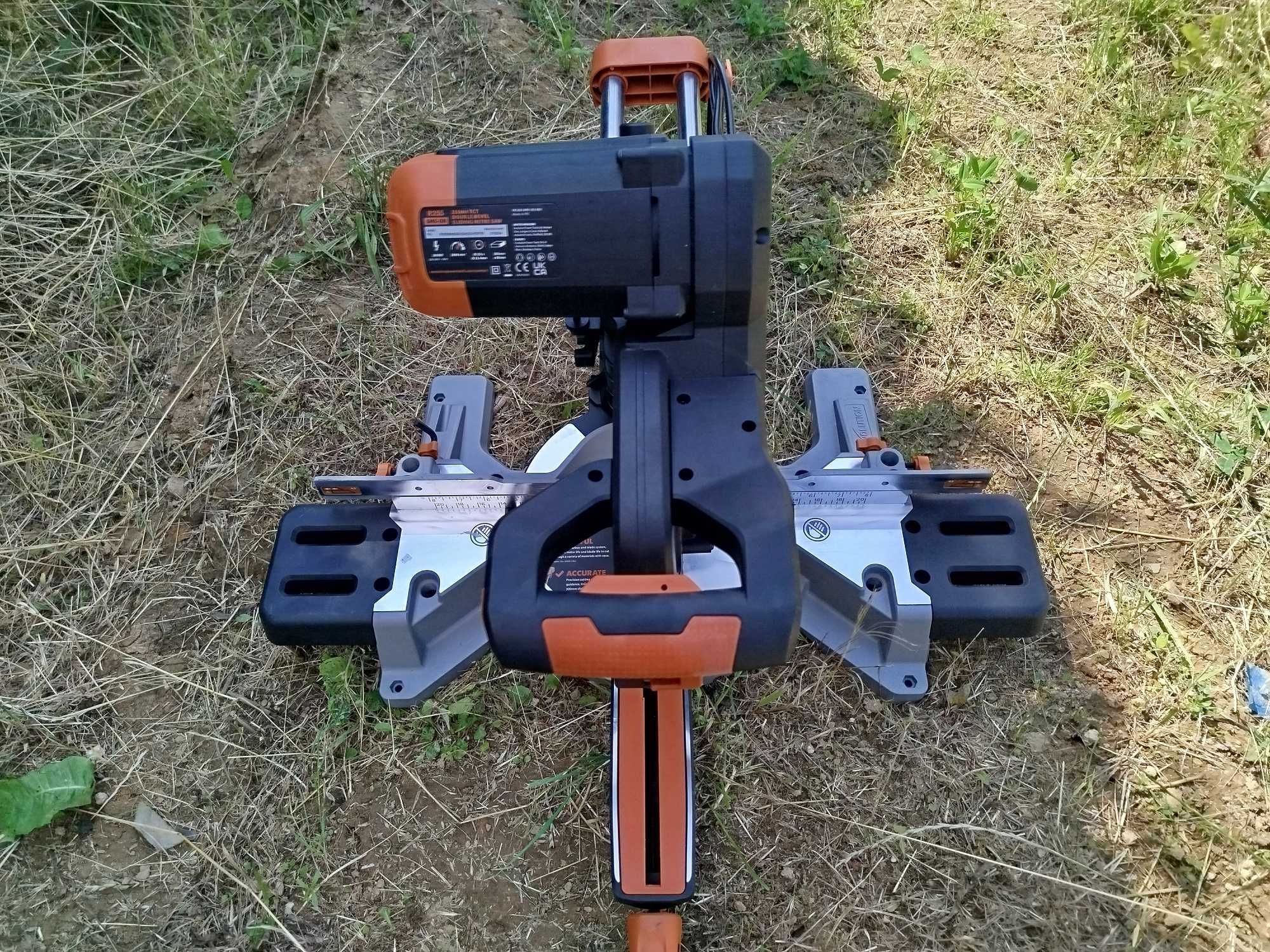 Piła ukośnica z posuwem Evolution 255 R255 SMS DB +