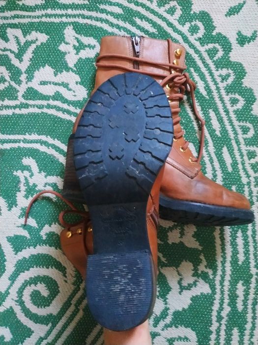 Продам женские кожаные ботильоны VAGABOND