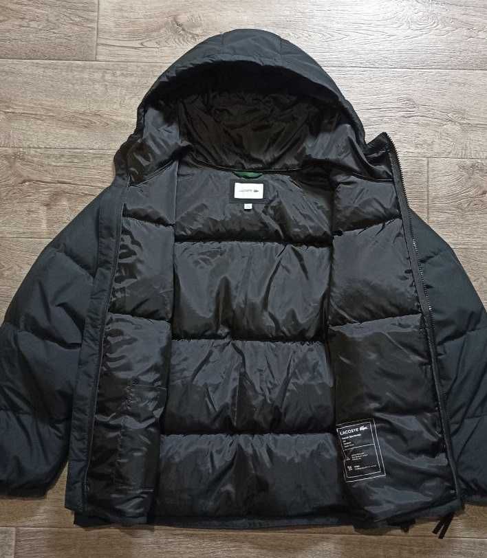 Пуховик від бренду lacoste originals
