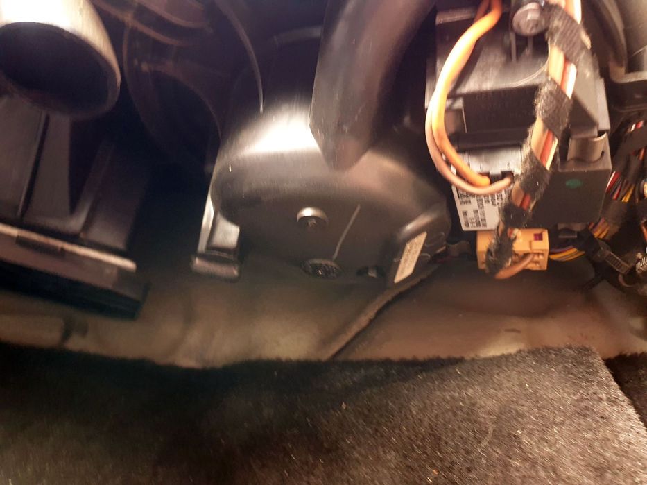 WENTYLATOR DMUCHAWA WNĘTRZA PASSAT B6  VOLKSWAGEN 2005-2010