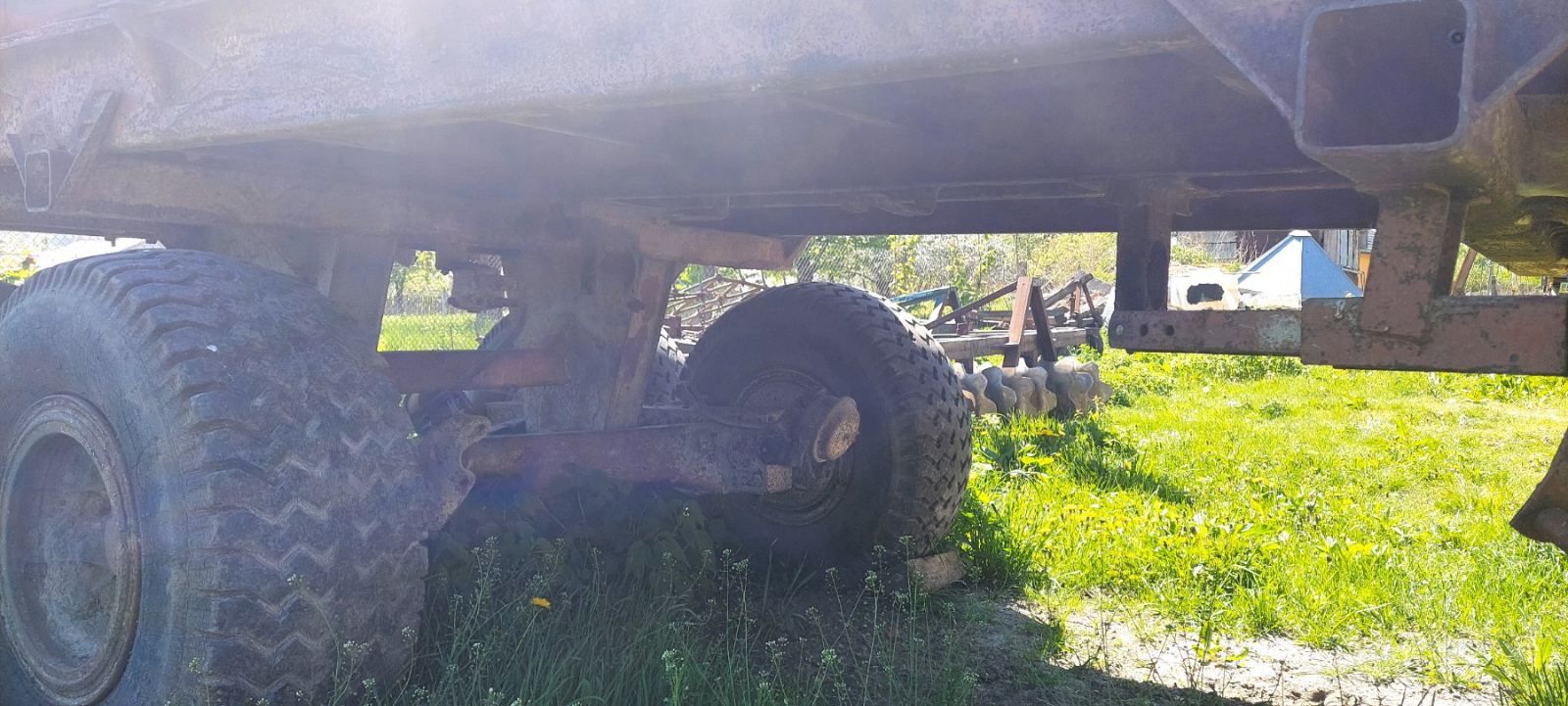 Прицеп в хорошому стані до трактора всі питання по телевфони
