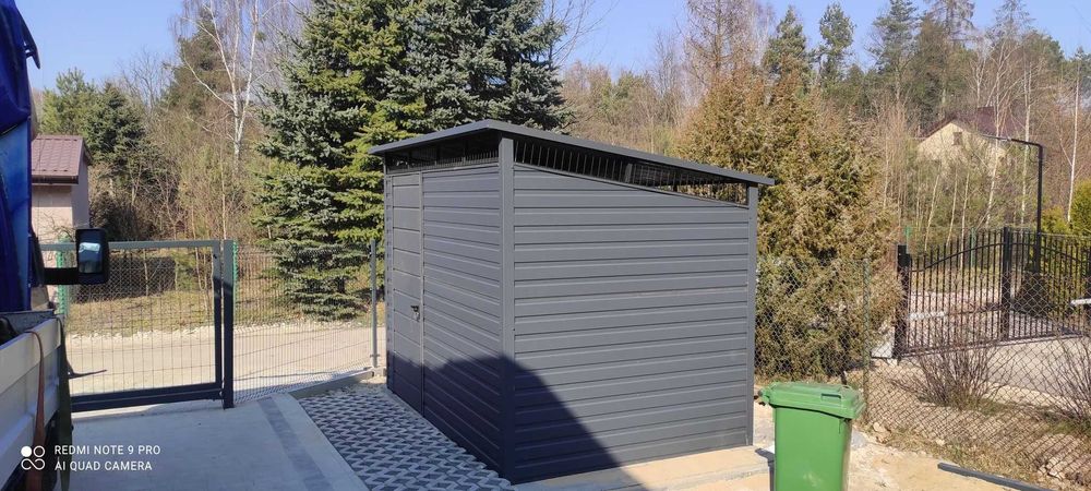 Wiata śmietnikowa Grafit z Całej Blachy, konstrukcja ocynk