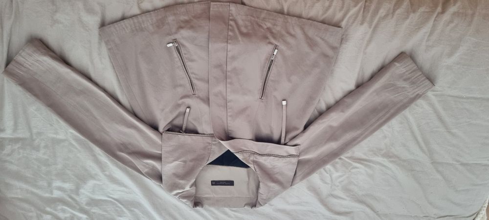 Gabardina curta bege