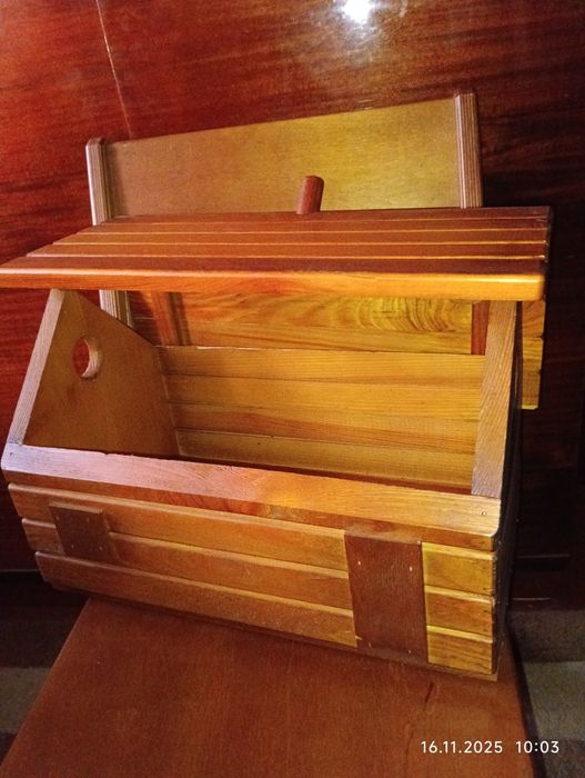 Хлібниця дерев'яна. Хатинка.