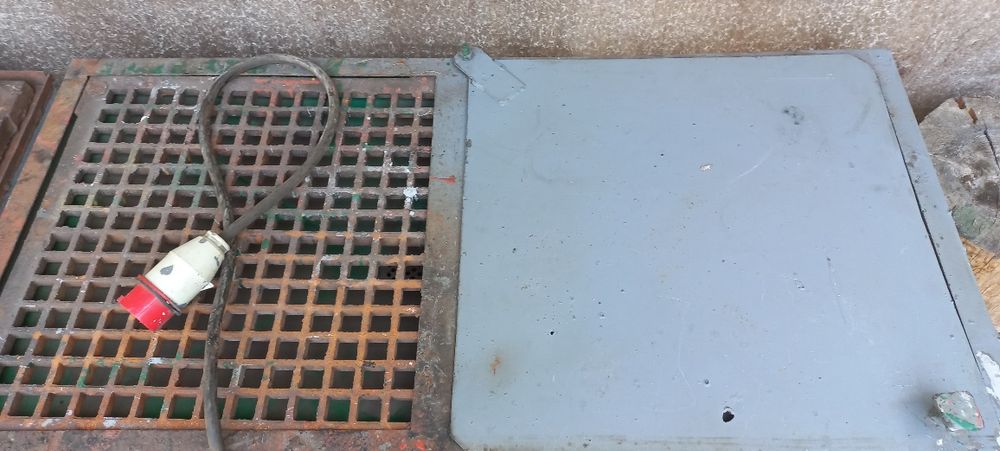 Stół spawalniczy z dmuchawą-silnik 380 V i rusztem - Atrakcyjna cena