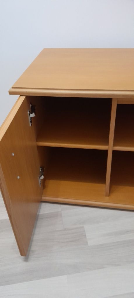 Sprzedam solidną szafkę / komodę pod telewizor