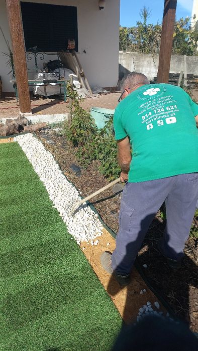 Serviço  corte de árvores manutenção de jardins