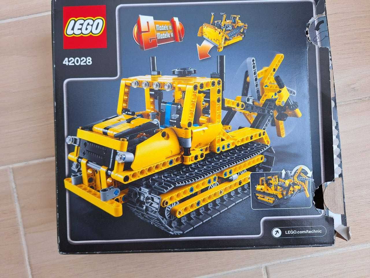 Конструктор LEGO TECHNIC Бульдозер (42028)