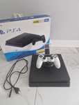 Konsola ps4 slim