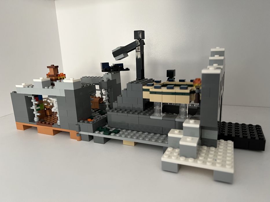 Lego Minecraft 21124 Portal Kresu