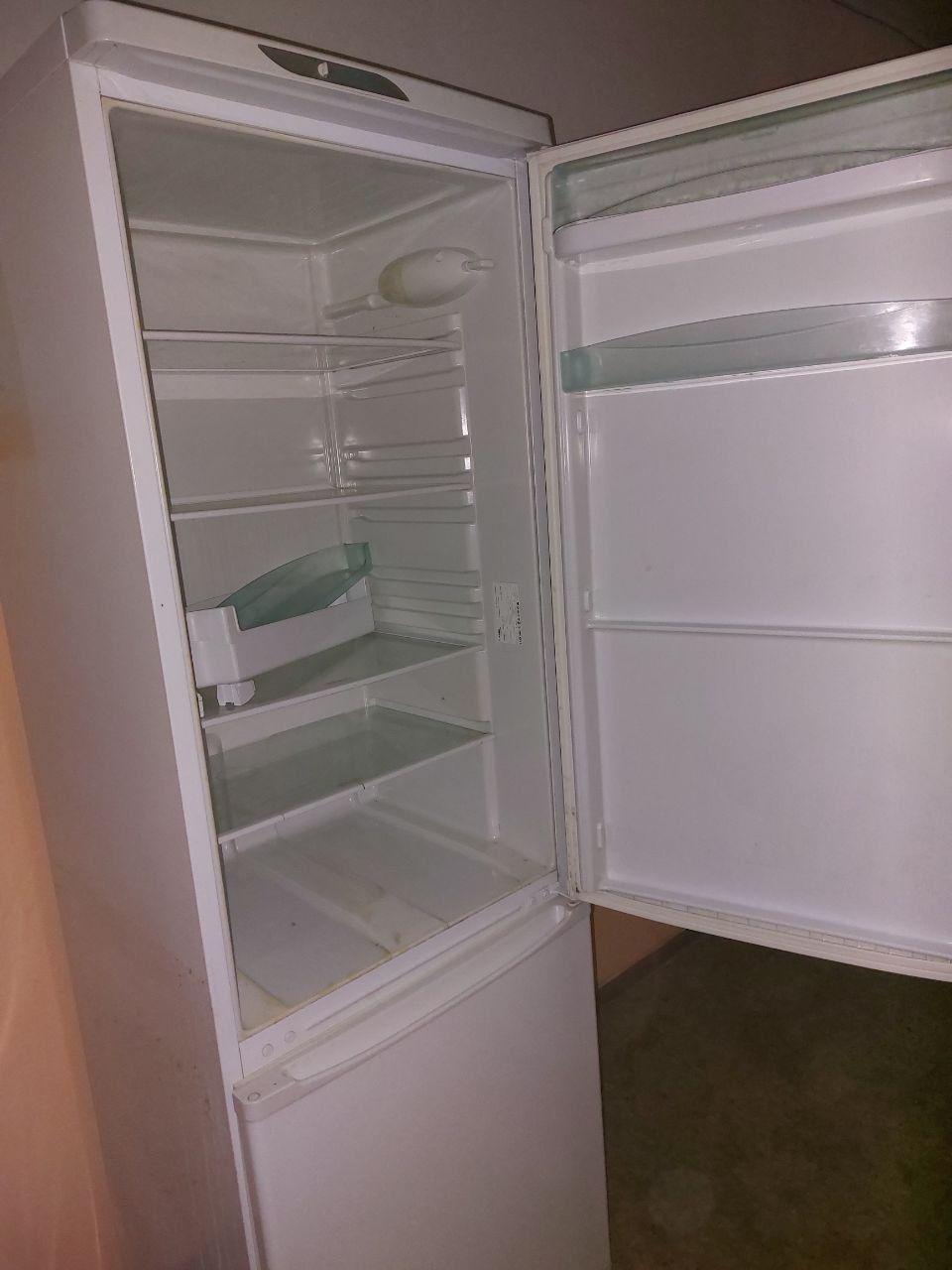 Продам холодильник Stinol