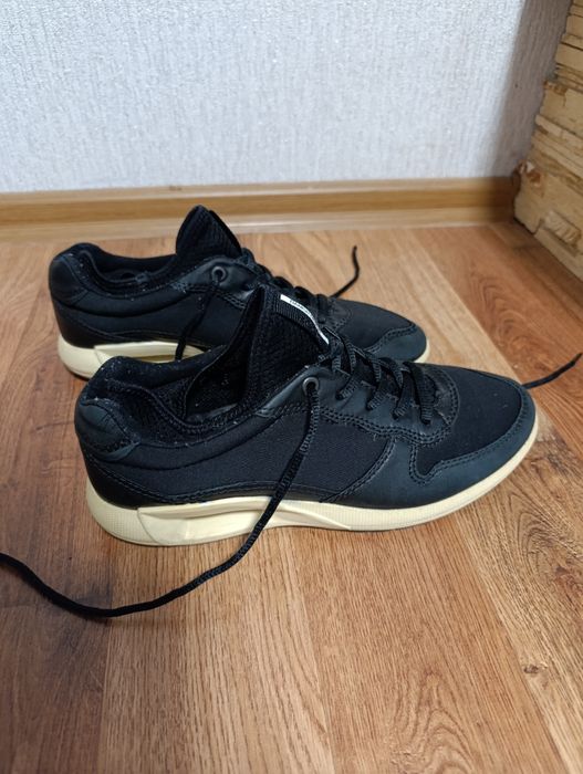 Кросівки ECCO 39 розмір