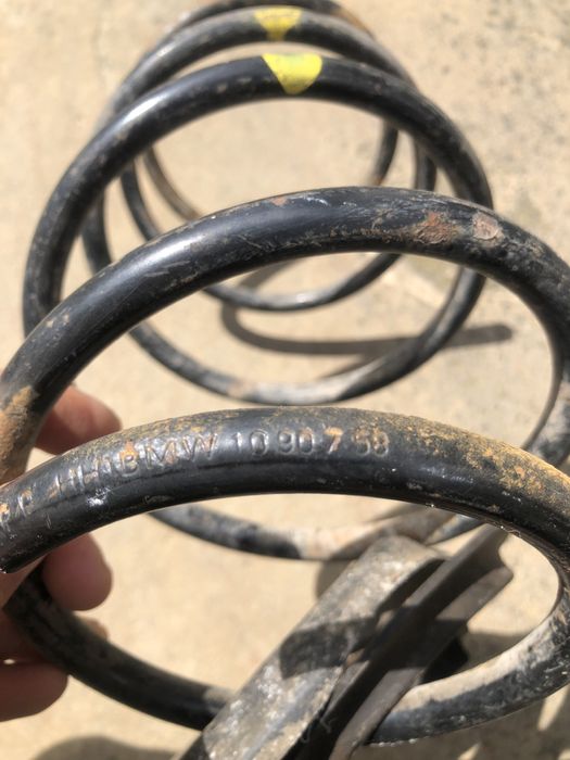 Пружина амортизатора передня BMW E36 316i оригінал