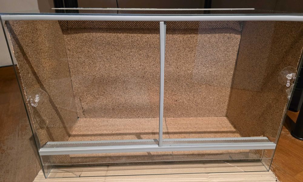 Vendo terrário vidro para répteis