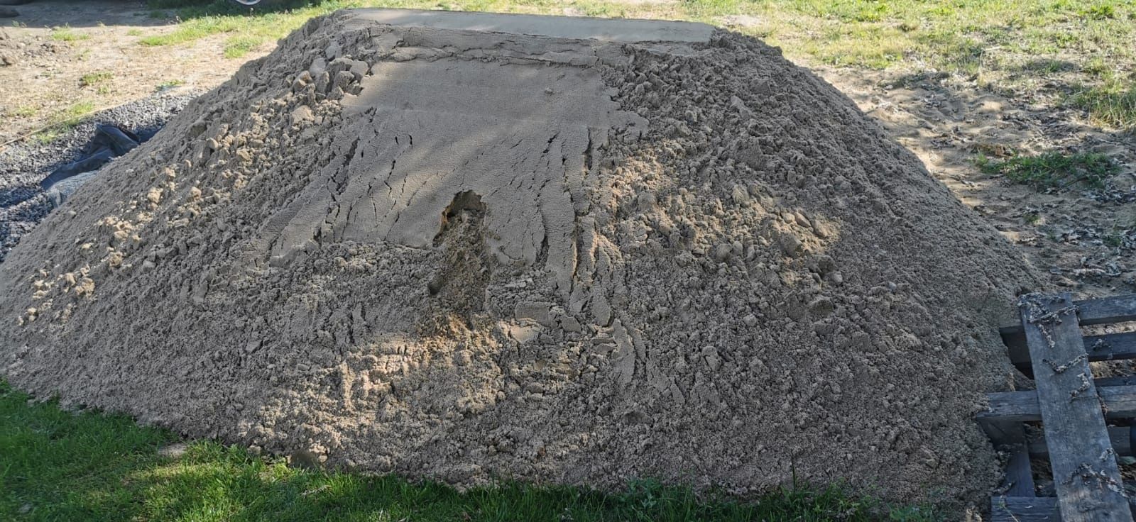 Piasek, grys, tłuczeń, mieszanki granitowe, transport do 20 t.