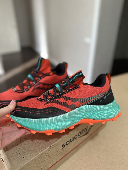 Чоловічі стильні спортивні нові кросівки Saucony Endorphin Trail