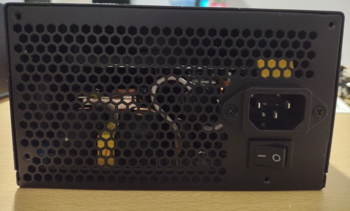 Kolink Enclave 600W 80Gold Plus + RAM Ballistik 3200 8GB x2