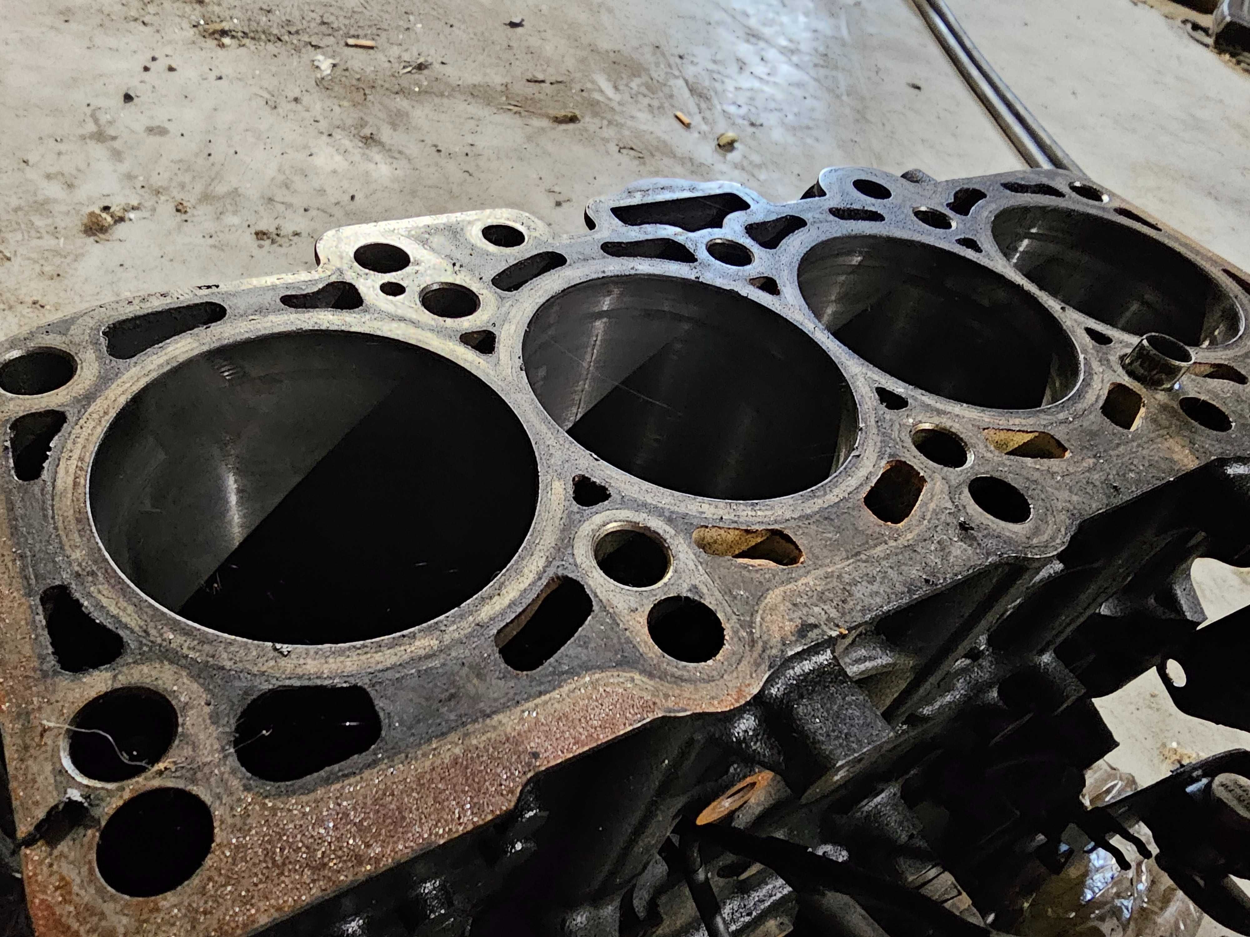 Blok silnika audi a4 b8 lift a6 c7 cgl 177km 2.0tdi