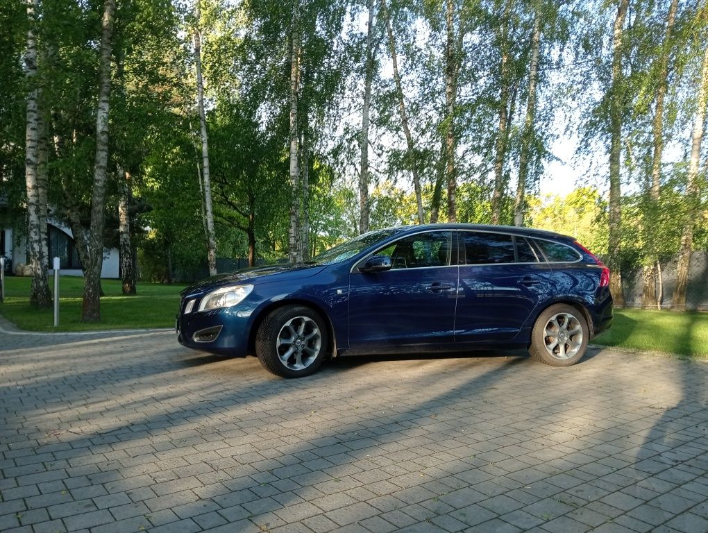 Volvo V60 2,0. D3 163Km Ocean Race