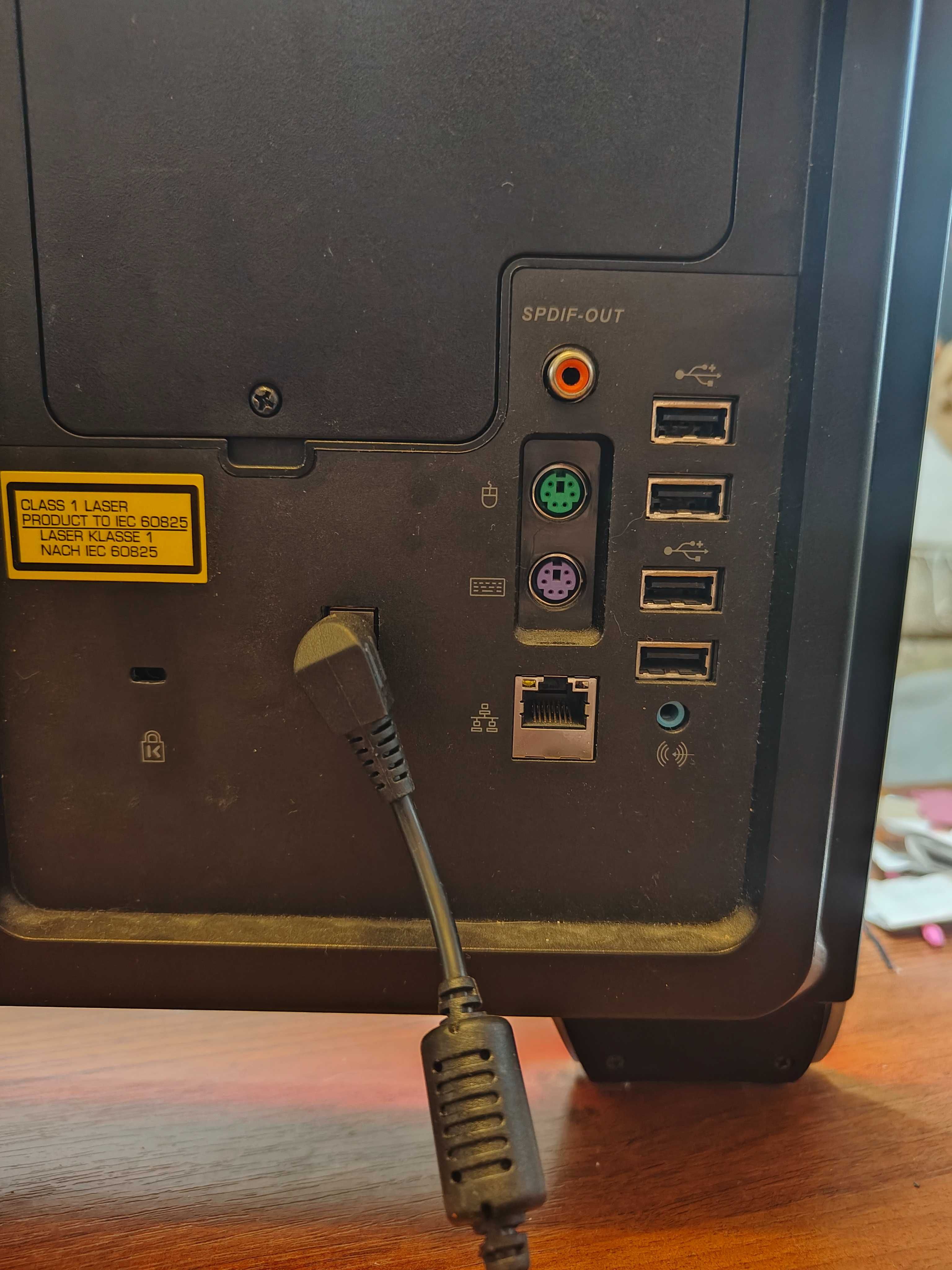 Продам сенсорний моноблок MEDION T9400/6Gb(DDR3)/SSD256
