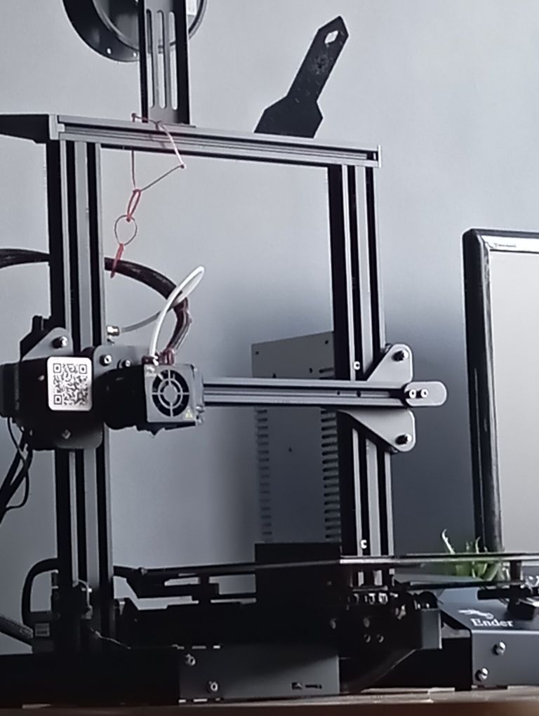 Drukarka 3D Ender 3 Creality + 2 stoły i filament