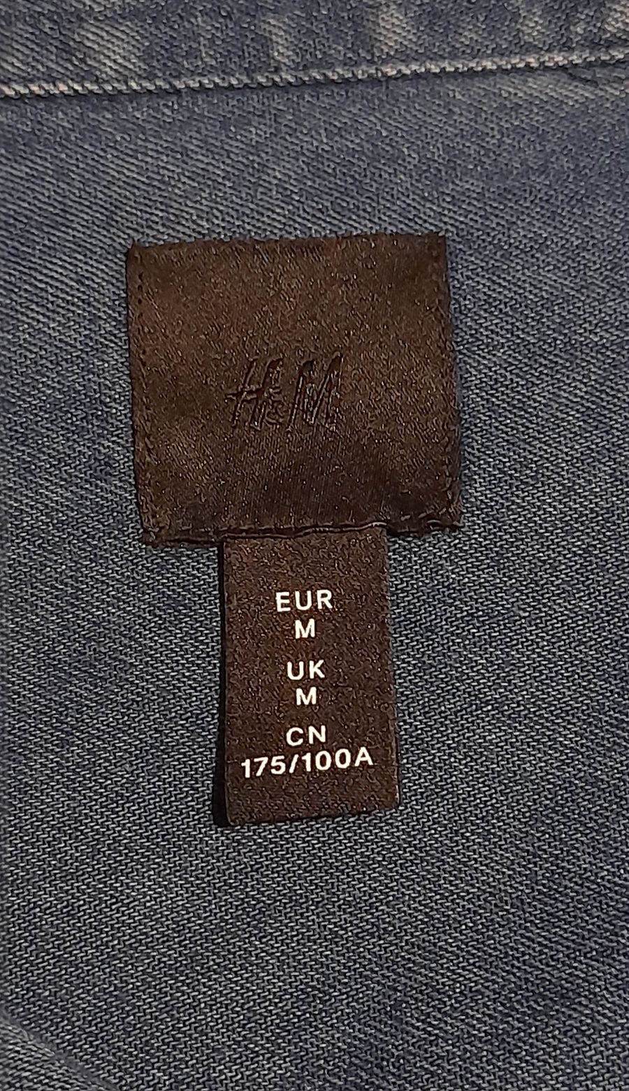 H&M. М. Мужская классическая джинсовая рубашка.