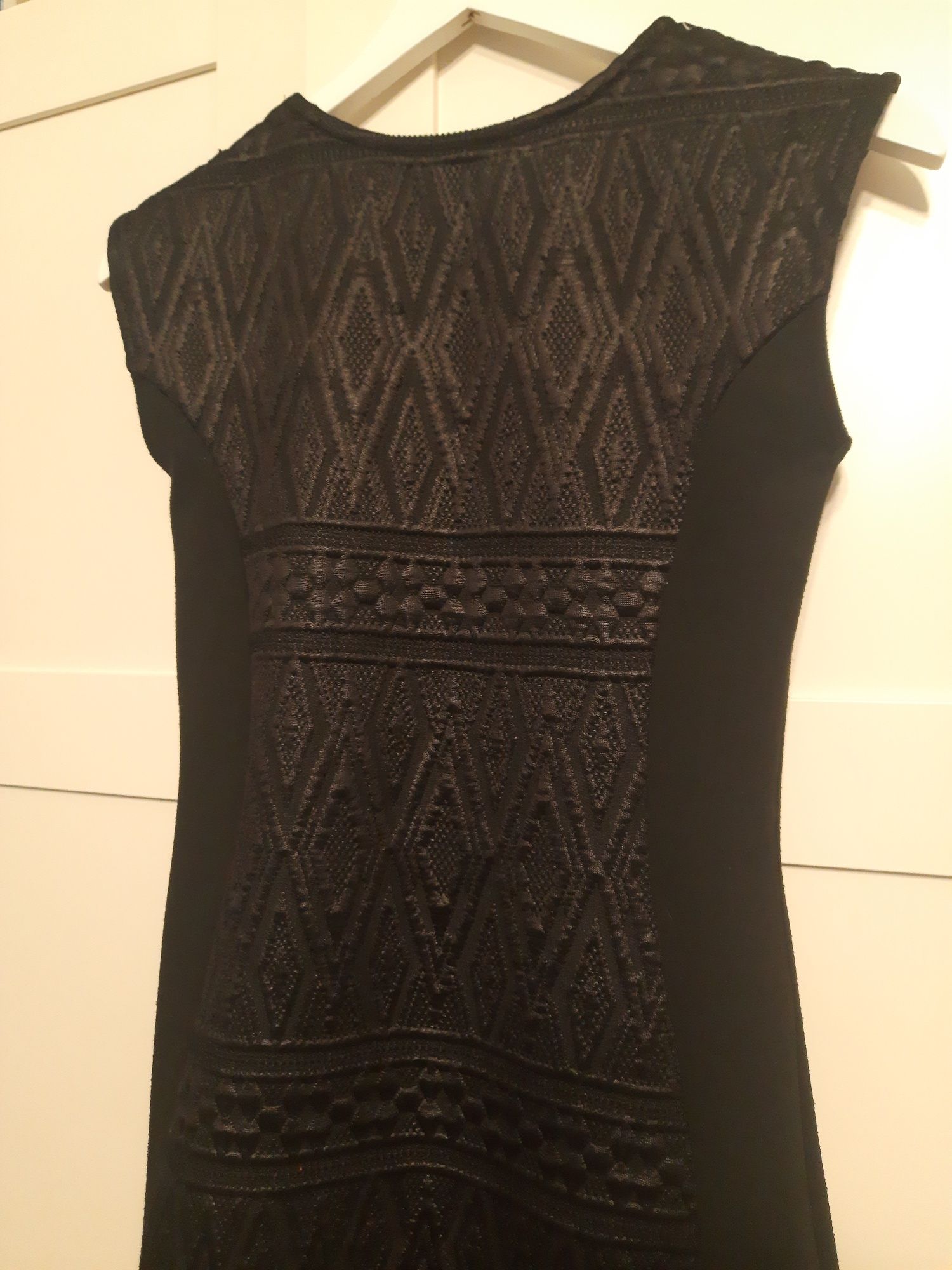 Mała czarna sukienka elegancka French Collection