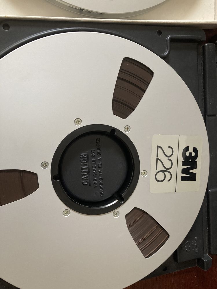 Duas bobinas (uma Ampex 499) e (uma 3D)