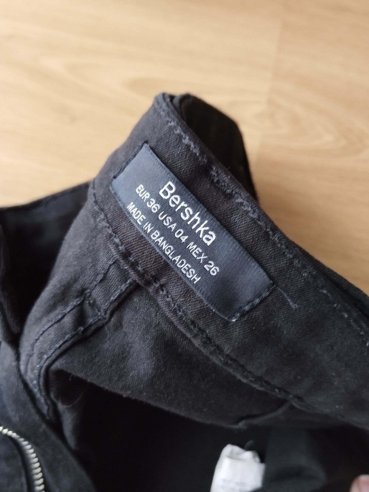 Calças Bershka s